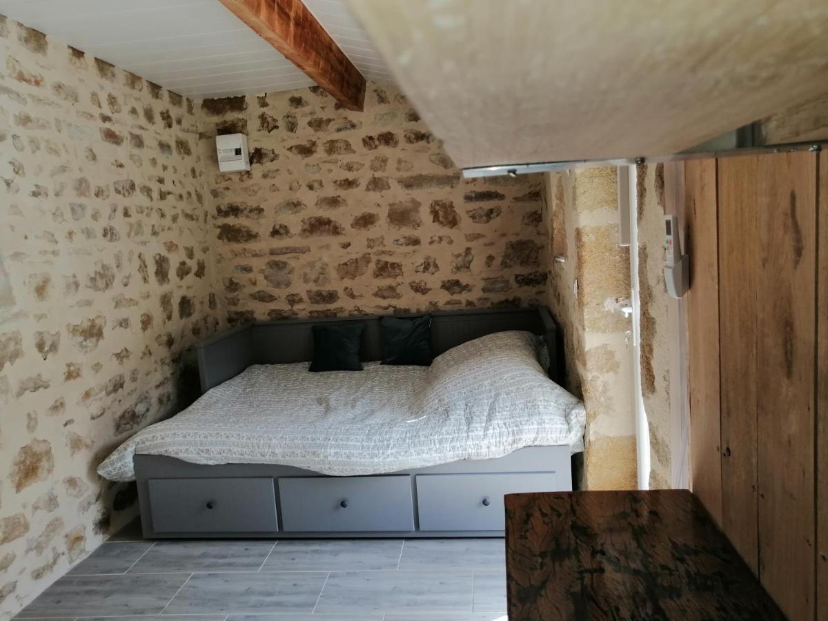 La Salamandre Apartment Vic-le-Comte Exterior photo